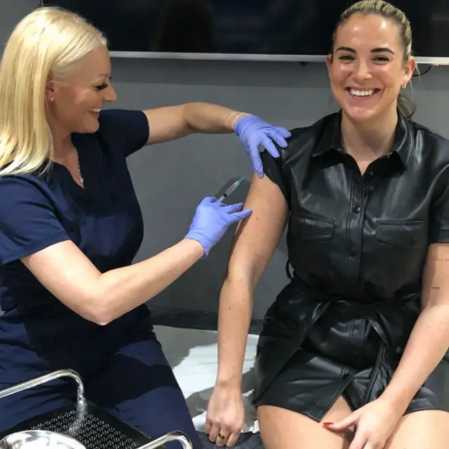 Vitamin injection treatment in a clinical setting